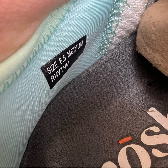 Moshn by Klogs shoes Rhythm Blue pink Sneakers Women’s size 8.5 - Picture 6 of 9